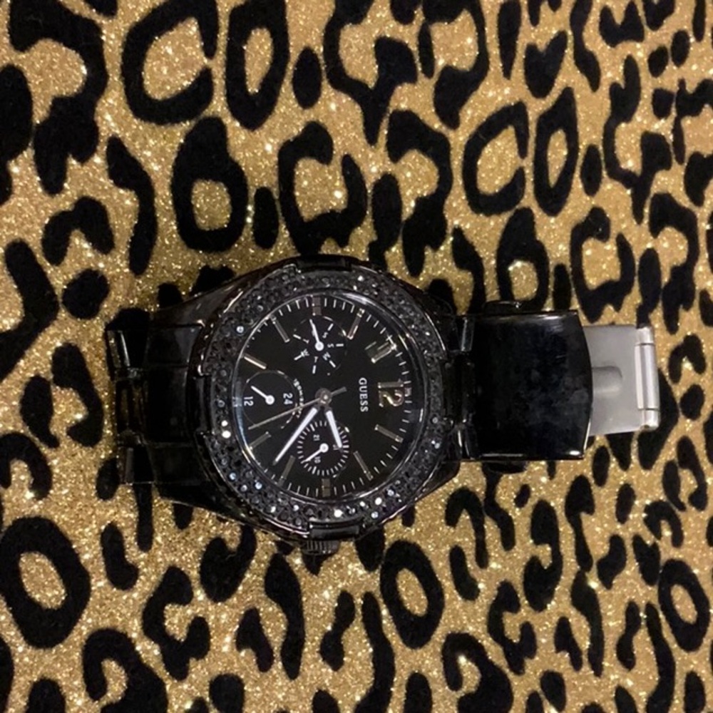 Guess Black stainless steel watch. Pre-owned. In good working condition